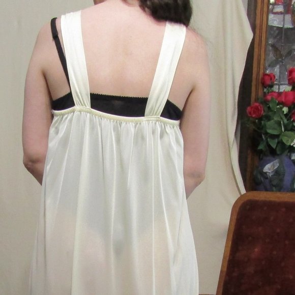 yellow long med nylon nightgown - Picture 3 of 3